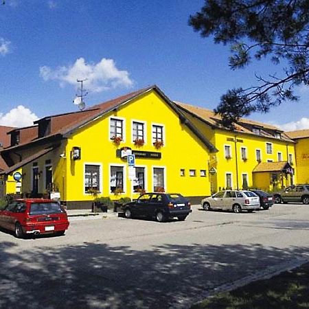 Hotel Rose Břeclav Eksteriør billede