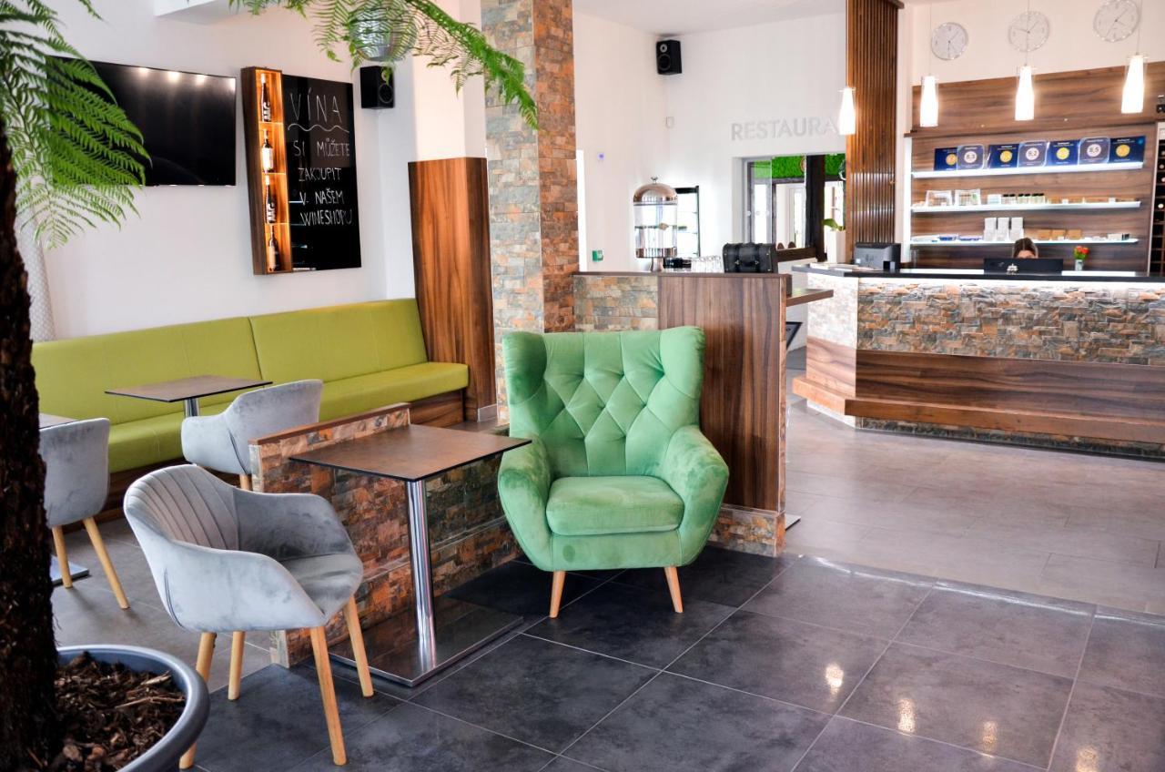 Hotel Rose Břeclav Eksteriør billede
