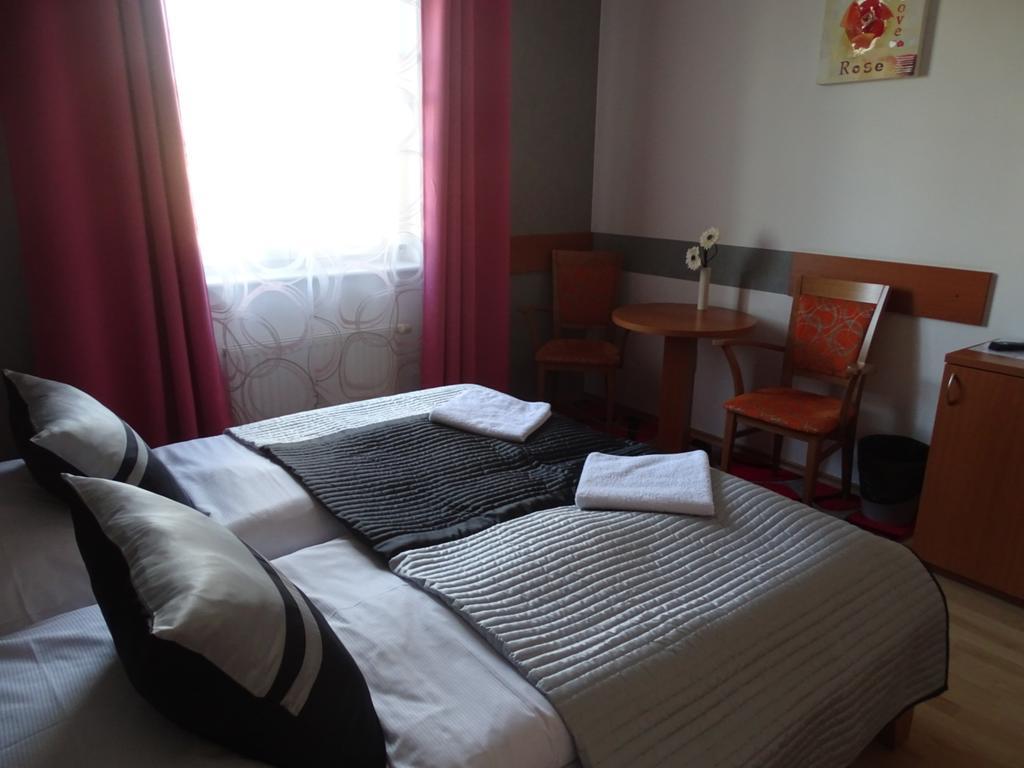 Hotel Rose Břeclav Eksteriør billede
