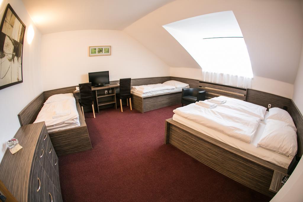 Hotel Rose Břeclav Eksteriør billede