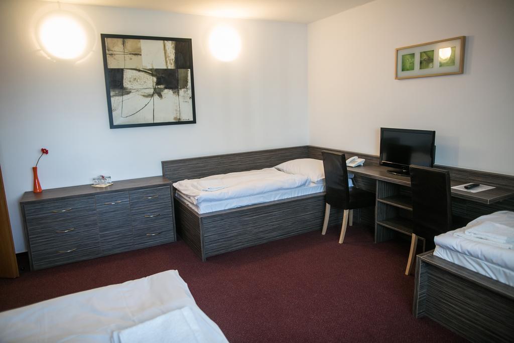 Hotel Rose Břeclav Eksteriør billede