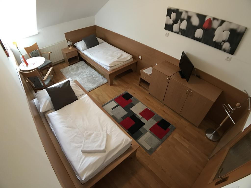 Hotel Rose Břeclav Eksteriør billede