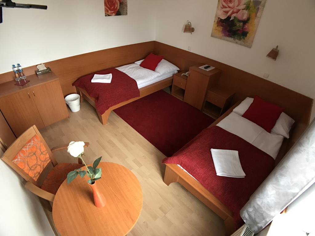 Hotel Rose Břeclav Eksteriør billede